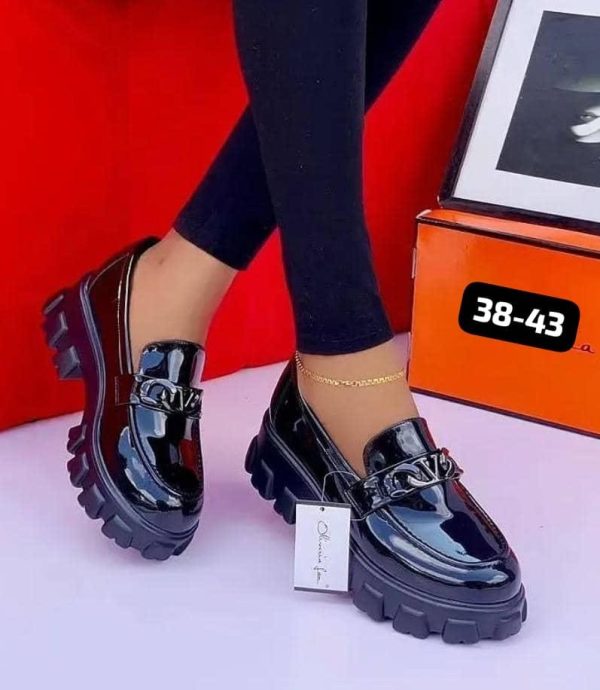 Lady shoe with no box, black